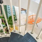Un Passo Dalla Torre Pisa