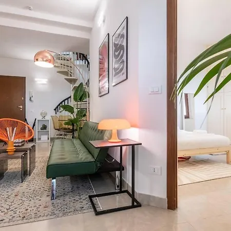 Un Passo Dalla Torre