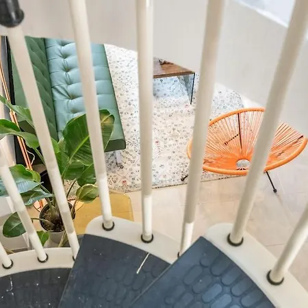 Un Passo Dalla Torre Pisa